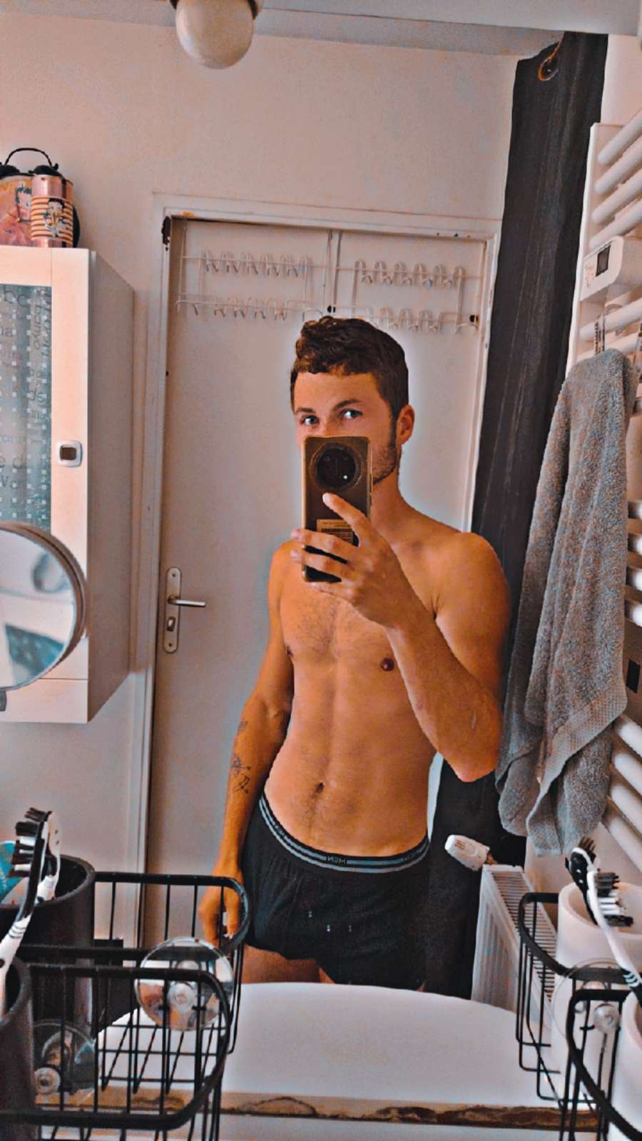 Profil de Albéric, 22 ans, Escort TS Monaco à Épenède