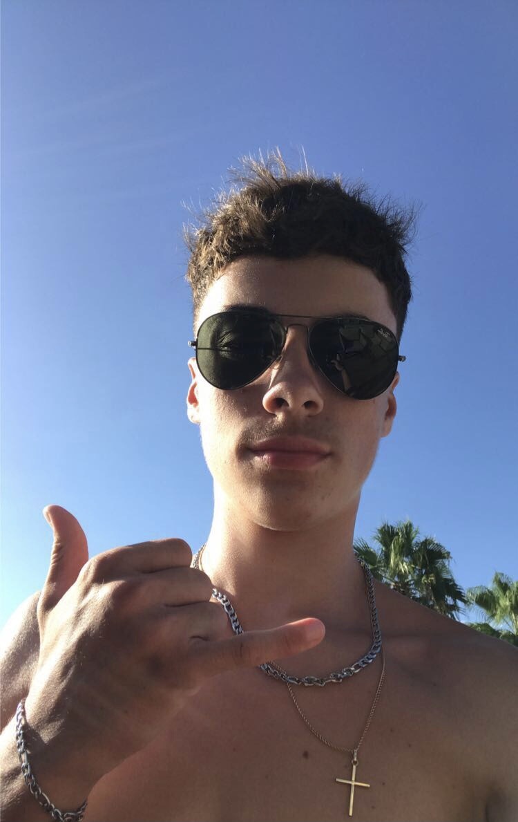 Profil de Roman, 21 ans, Escort TS Monaco à Fournès