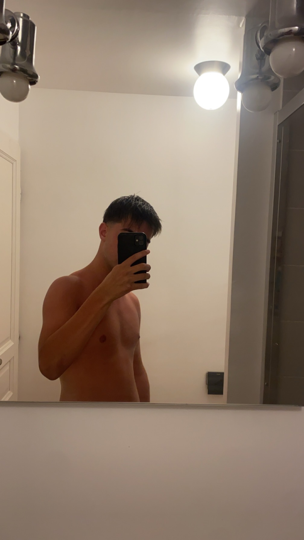 Profil de Aslem, 19 ans, Escort TS Monaco à Rothois