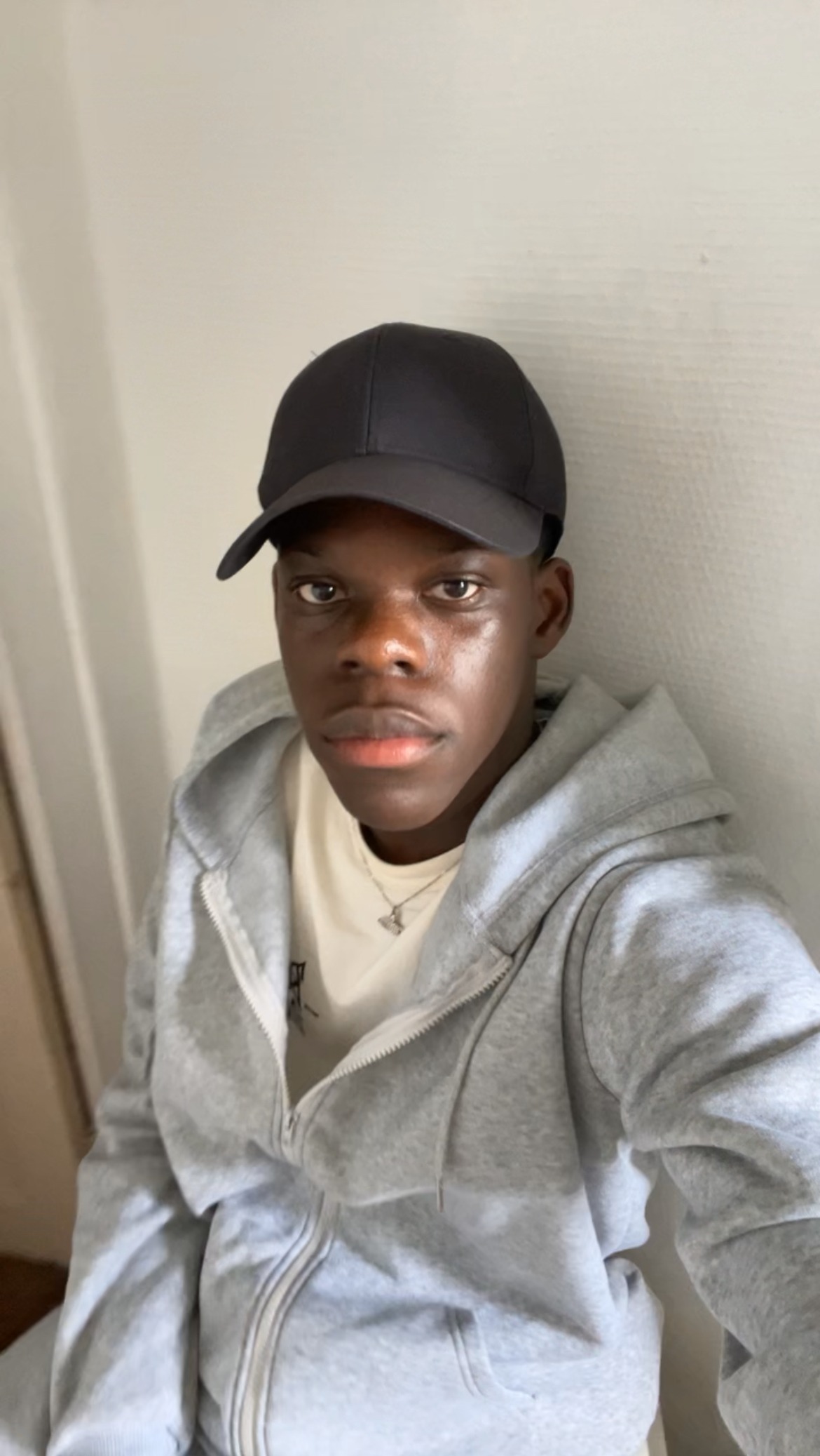 Profil de Viktor, 18 ans, Escort TS Monaco à Bugarach