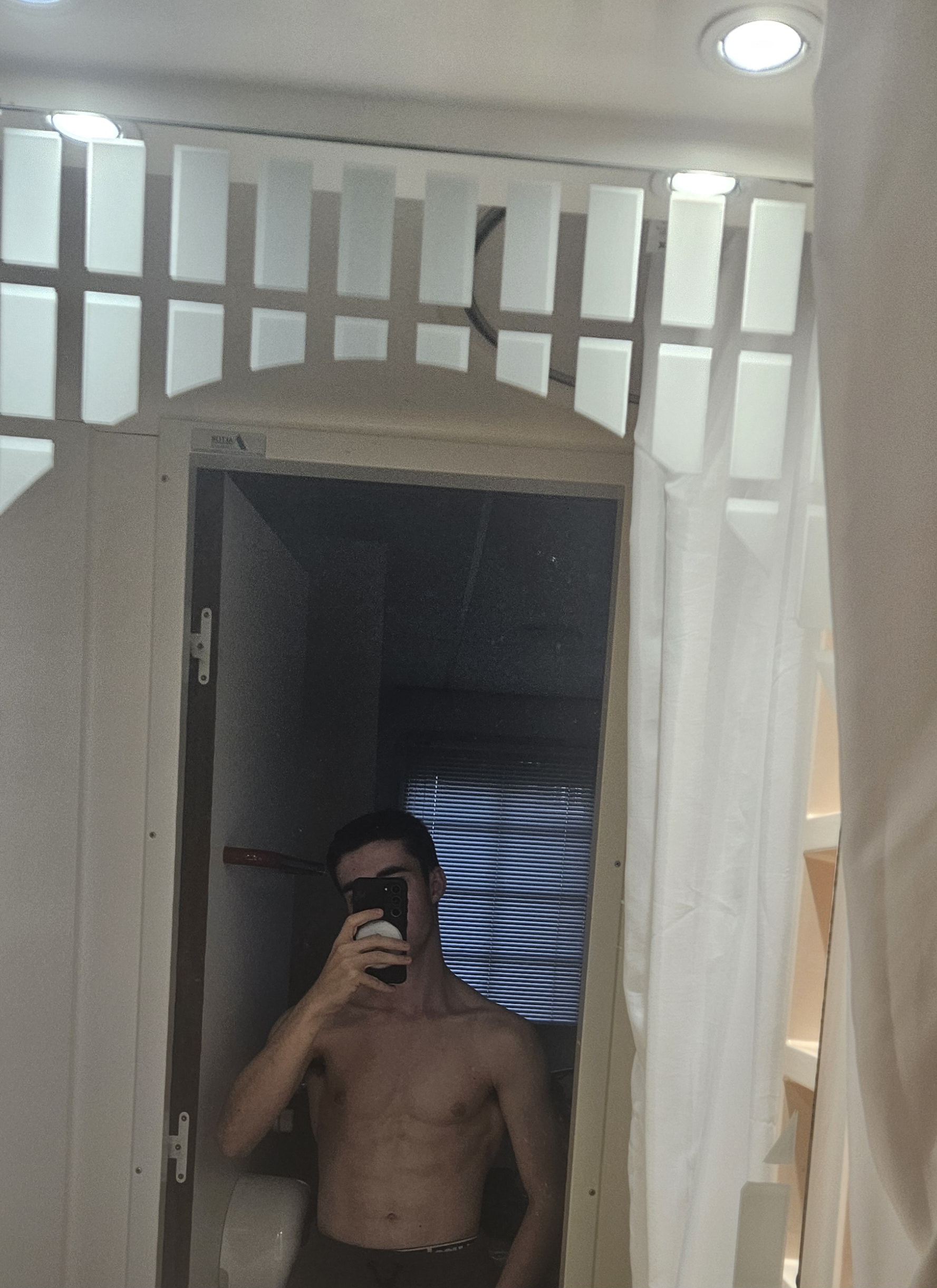 Profil de Jimy, 20 ans, Escort TS Monaco à Planches
